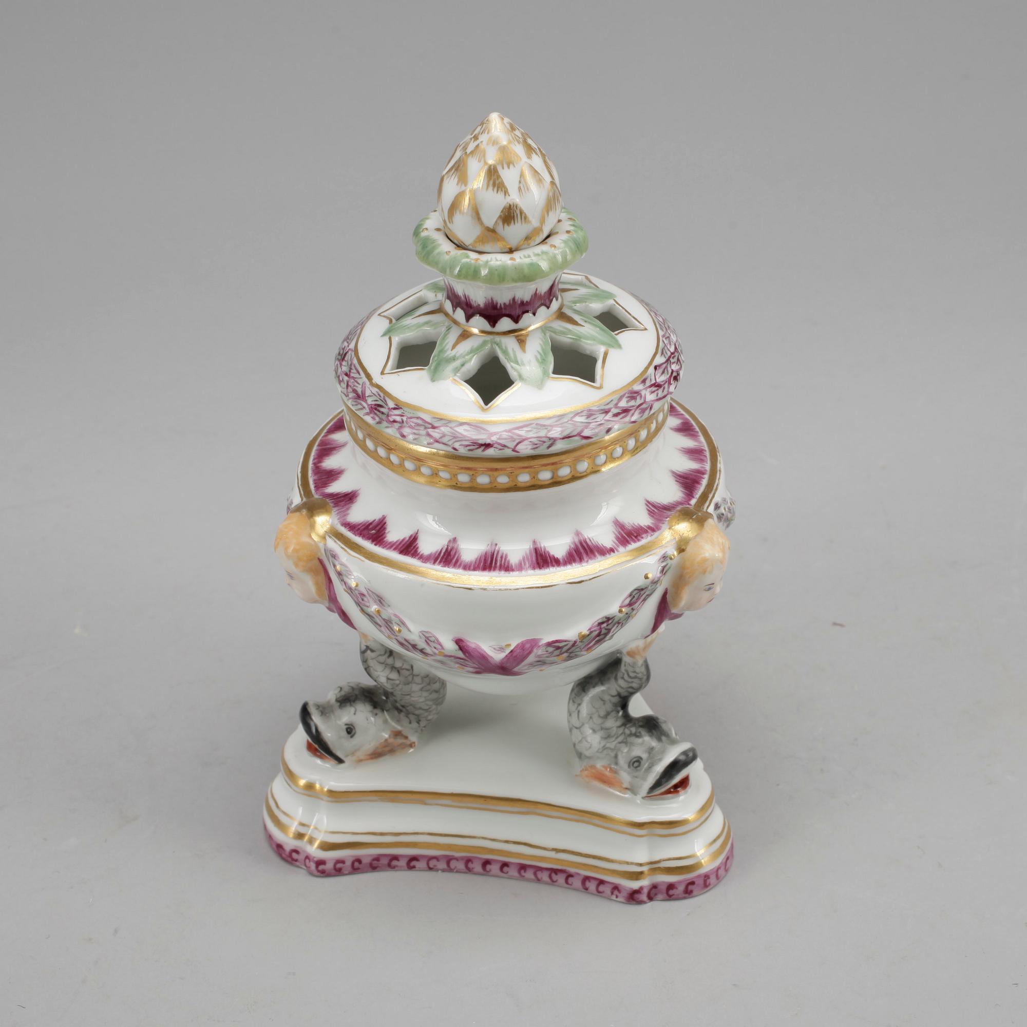 POTPURRIURNA, porslin, Royal Copenhagen, 1900-talets andra hälft.