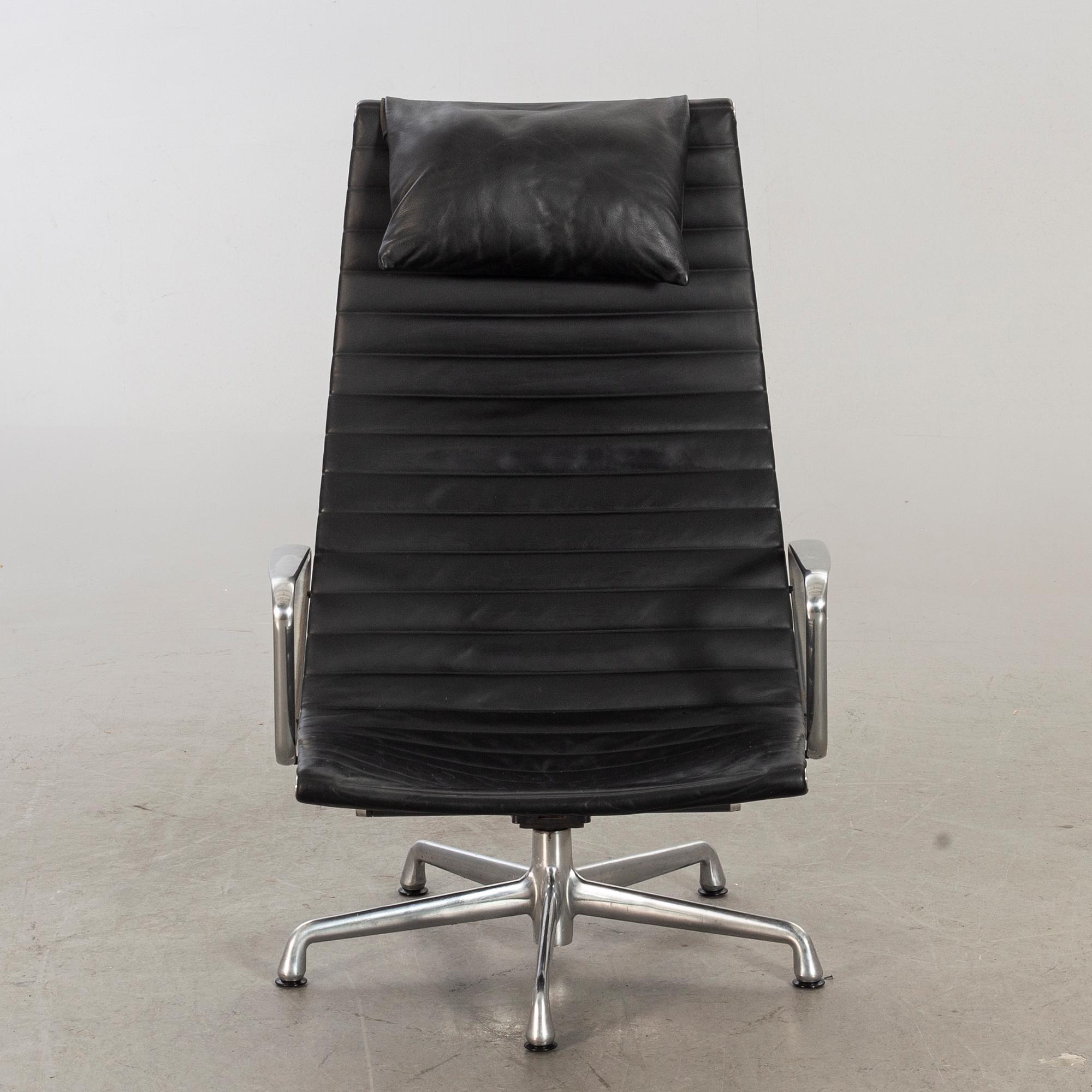 CHARLES AND RAY EAMES, An "EA-124, Aluminium Group", Herman Miller lounge chair. USA.