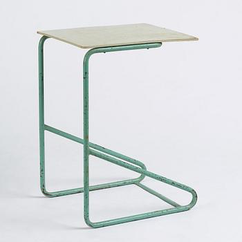 Alvar Aalto, a green lacquered side table, Aug. Louhen Rautasänkytehdas ja Valimo Oy, Åbo ca 1932, for Paimio, Finland.