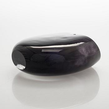 Kerttu Nurminen, vas, signerad K. Nurminen Nuutajärvi.