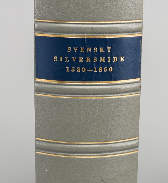 BOKVERK, 3 vol, Svenskt Silversmide 1941-1945+BOK, "Svenskt silversmide 1520-1850" Nordisk rotogravyr, Stockholm, 1963.