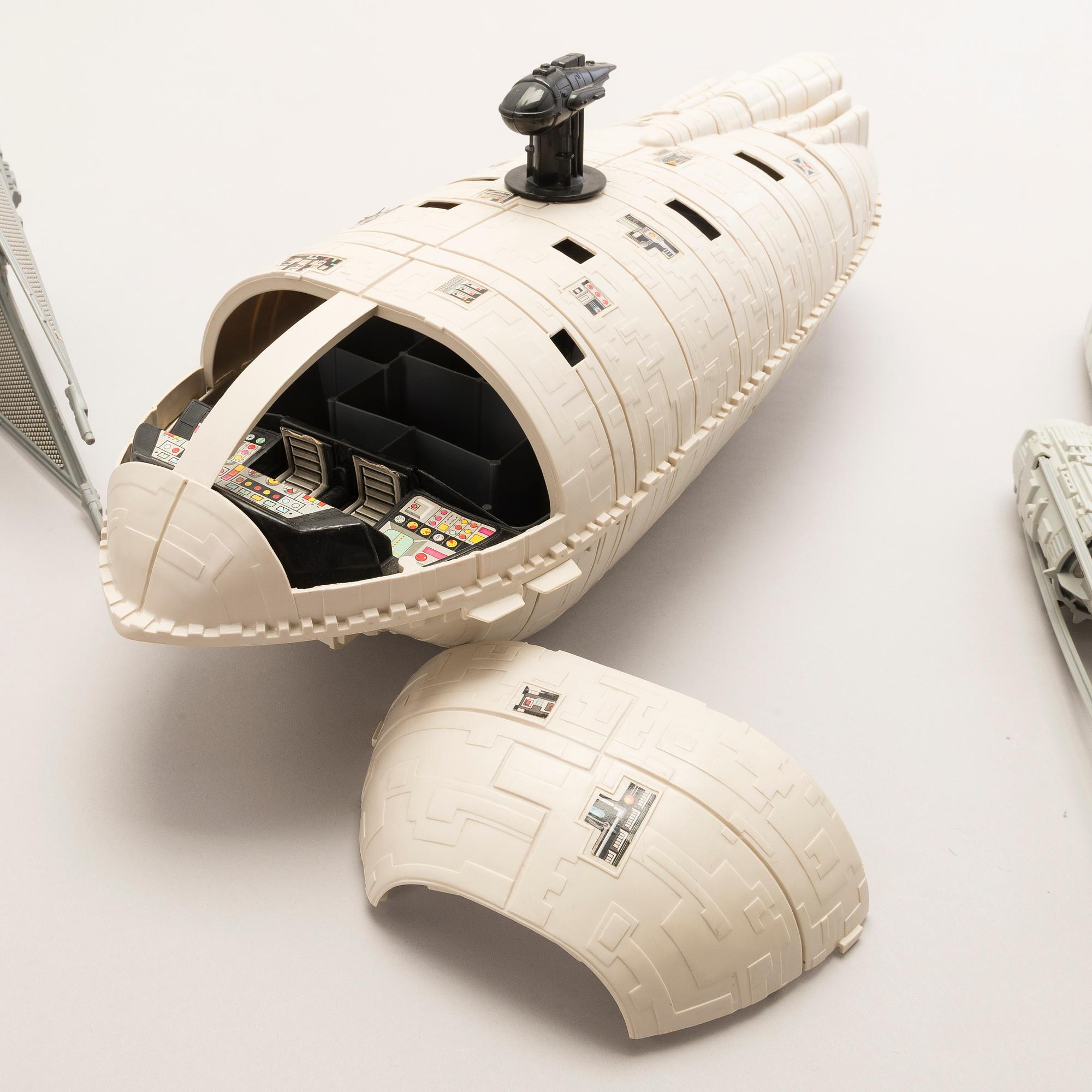 STAR WARS, A set of 10 vehicles Kenner and Palitor 1970's-/90's.