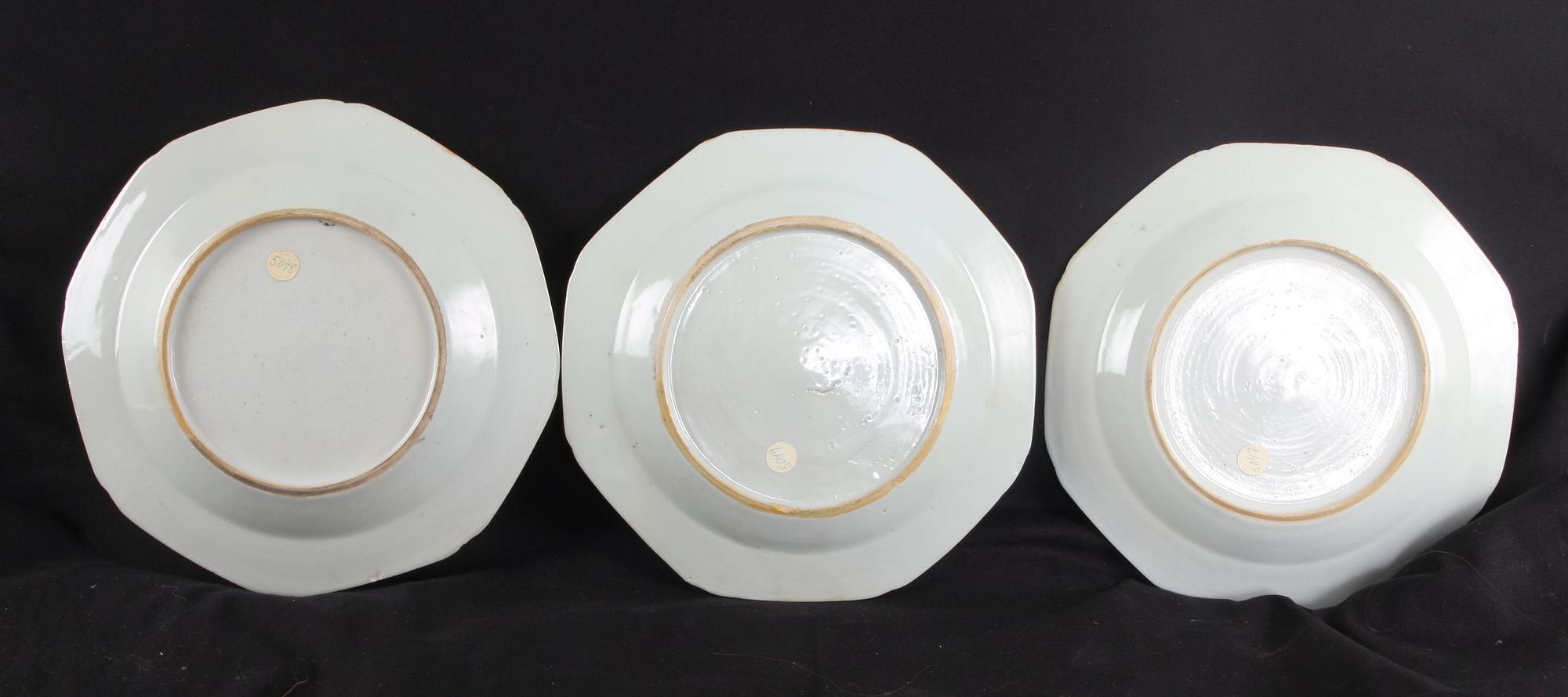 TALLRIKAR, 3 st, porslin, Kina Qianlong 1700-tal.