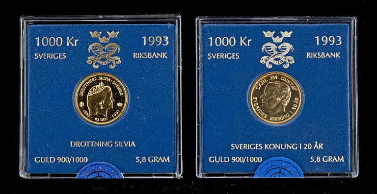 JUBILEUMSMYNT 1000 KR, 2 st, guld, "Drottning Silvia" resp "Sveriges Konung i 20 år", 1993. Totalvikt ca 11,6 gram.