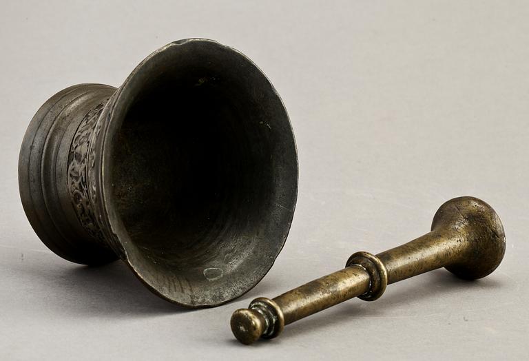 MORTEL med STÖT, brons, 1500-talstyp.