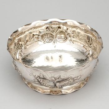 SKÅL, silver, C G Råström, Stockholm, 1946.  Vikt ca 482 gram.