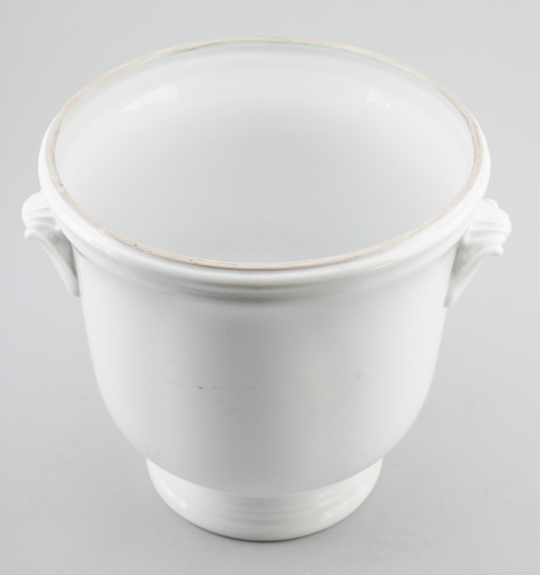 YTTERFODER, porslin, Frankrike, 1900-talets första hälft.