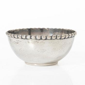 C.G. Hallberg, skål med fat, silver, Stockholm 1923.