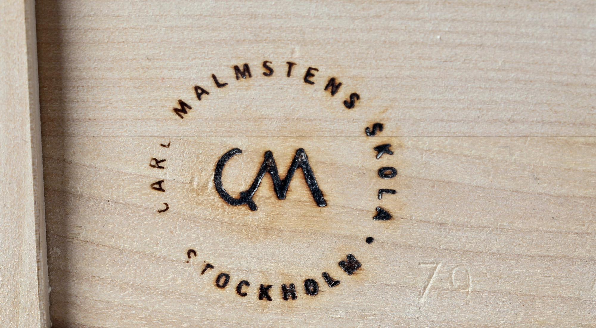 VÄGGHYLLA, Carl Malmstens Skola Stockholm, 1900/2000-tal.