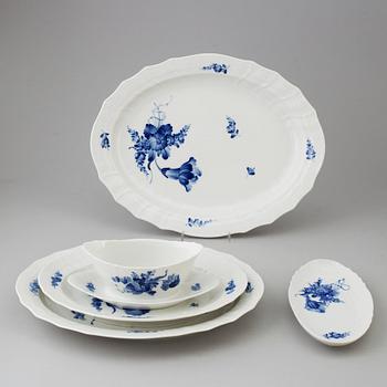 ROYAL COPENHAGEN, a 74 pcs dinner service.