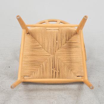 Hans J Wegner, stolar, 6 st, modell CH-24, "Y-stolen", Carl Hansen & Son, Odense, Danmark, en daterad 2007.