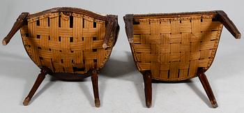 KARMSTOLAR, 2 st snarlika, gustaviansk stil, 1800-tal.