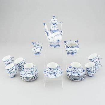 Royal Copenhagen, a mocca porcelain service (17 pcs), 'Musselmalet'.
