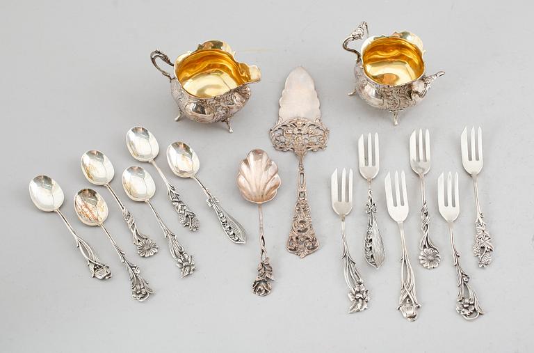 SAMLING SILVERFÖREMÅL, 16 delar, 1900-tal. Vikt ca 433 gram.