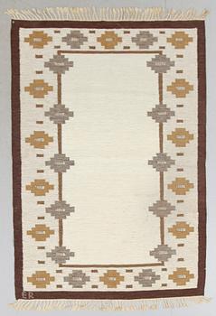 MATTA, rölakan, monogramsignerad ER. Ca 205 x 141 cm.
