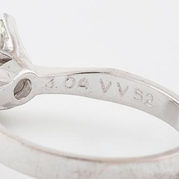 A brilliant cut diamond ring by Jarl Sandin Göteborg, 1987.