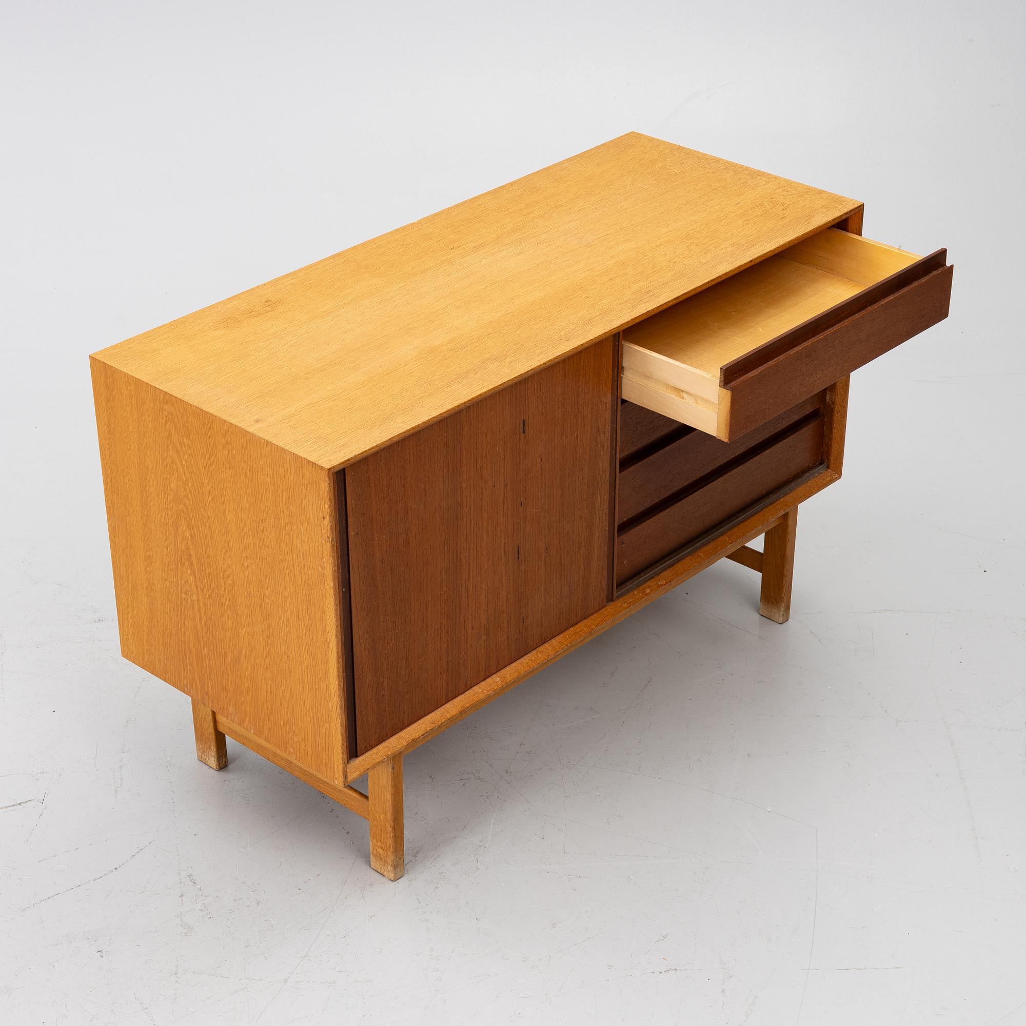 Sideboard, 1900-talets mitt.