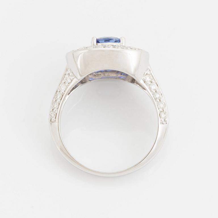 Tanzanite and brilliant cut diamond ring.