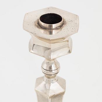 Wing On, ljusstakar, ett par, silver, Hong Kong, omkring 1930.