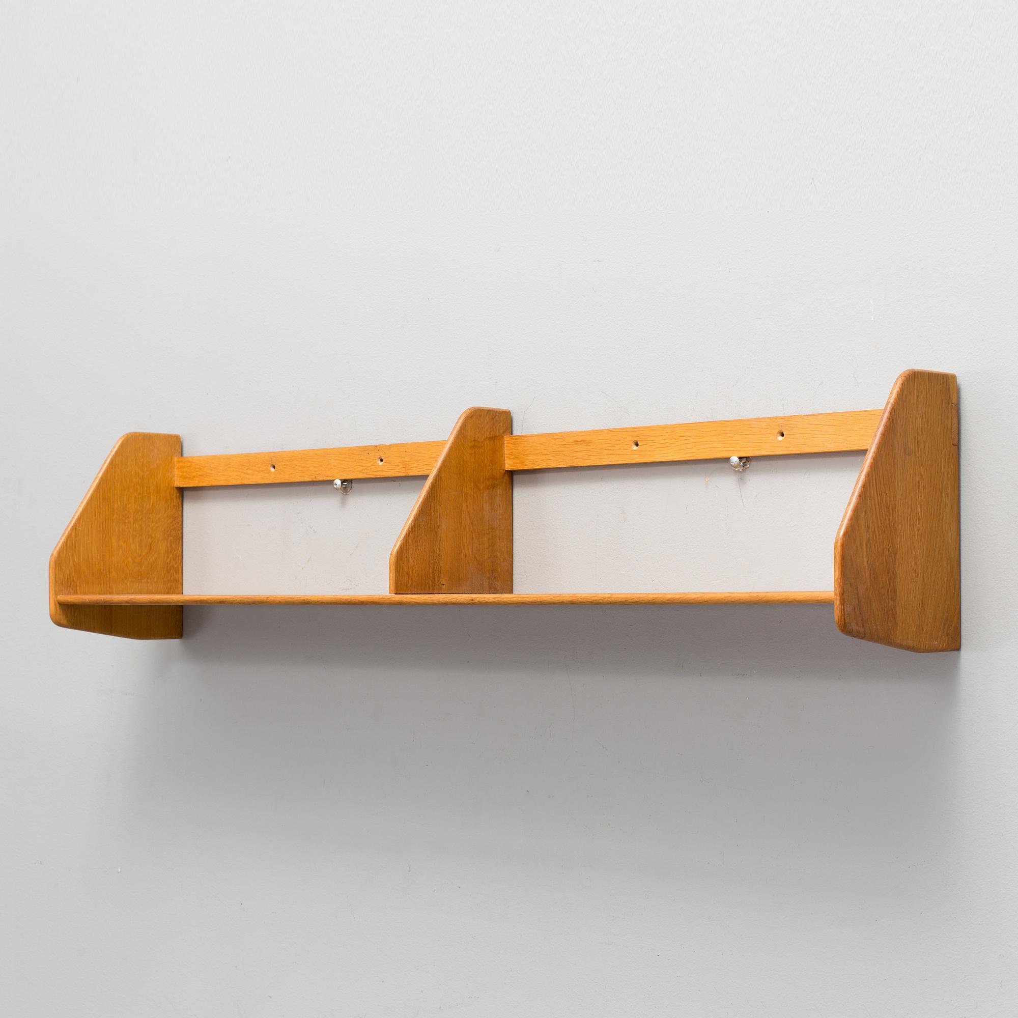 HANS J. WEGNER, an oaktree wall shelf for Ry möbler, Denmark.