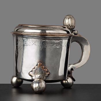 98. A Swedish late Baroque 18th century tankard.