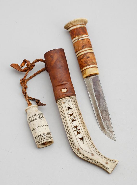 SAMEKNIV, ben och läder, monogramsignerad JH, 1900-talets första hälft.