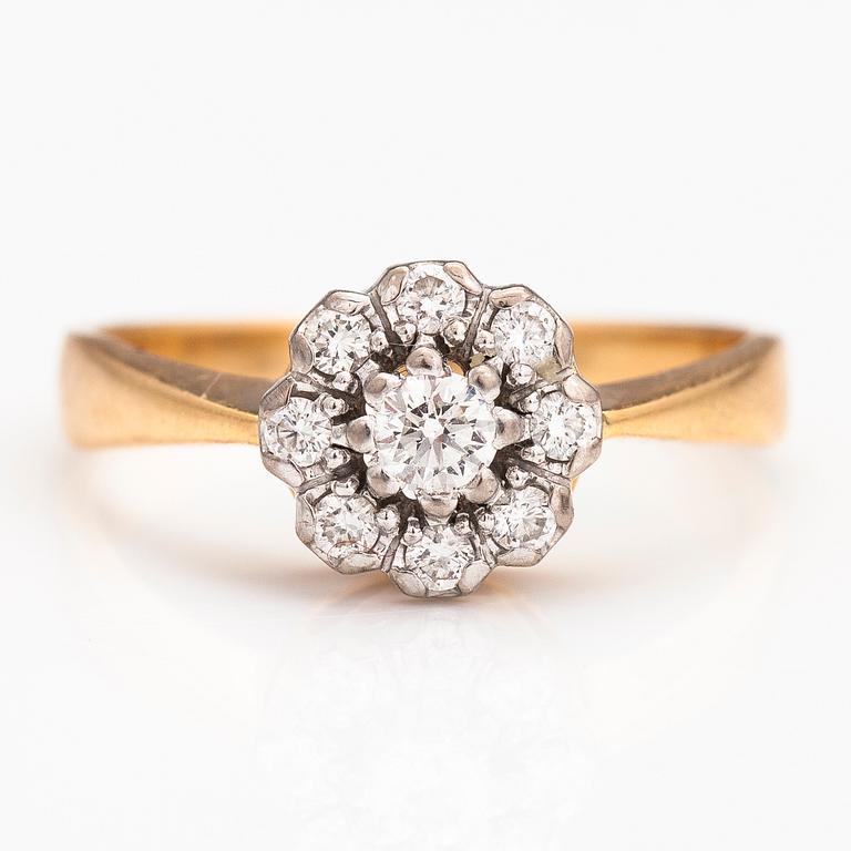 RING, 18K guld, diamanter ca 0.30 ct tot.