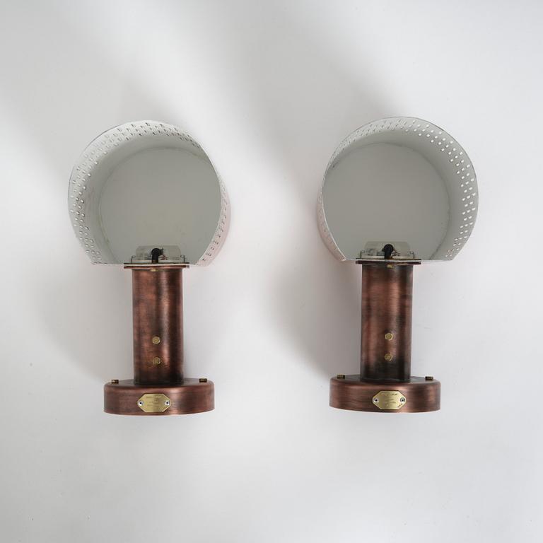 Hans Bergström, a pair of wall lamps, model "1040", ed 1/6 & 2/6, ateljé Lyktan, Edition Bukowskis 2025.