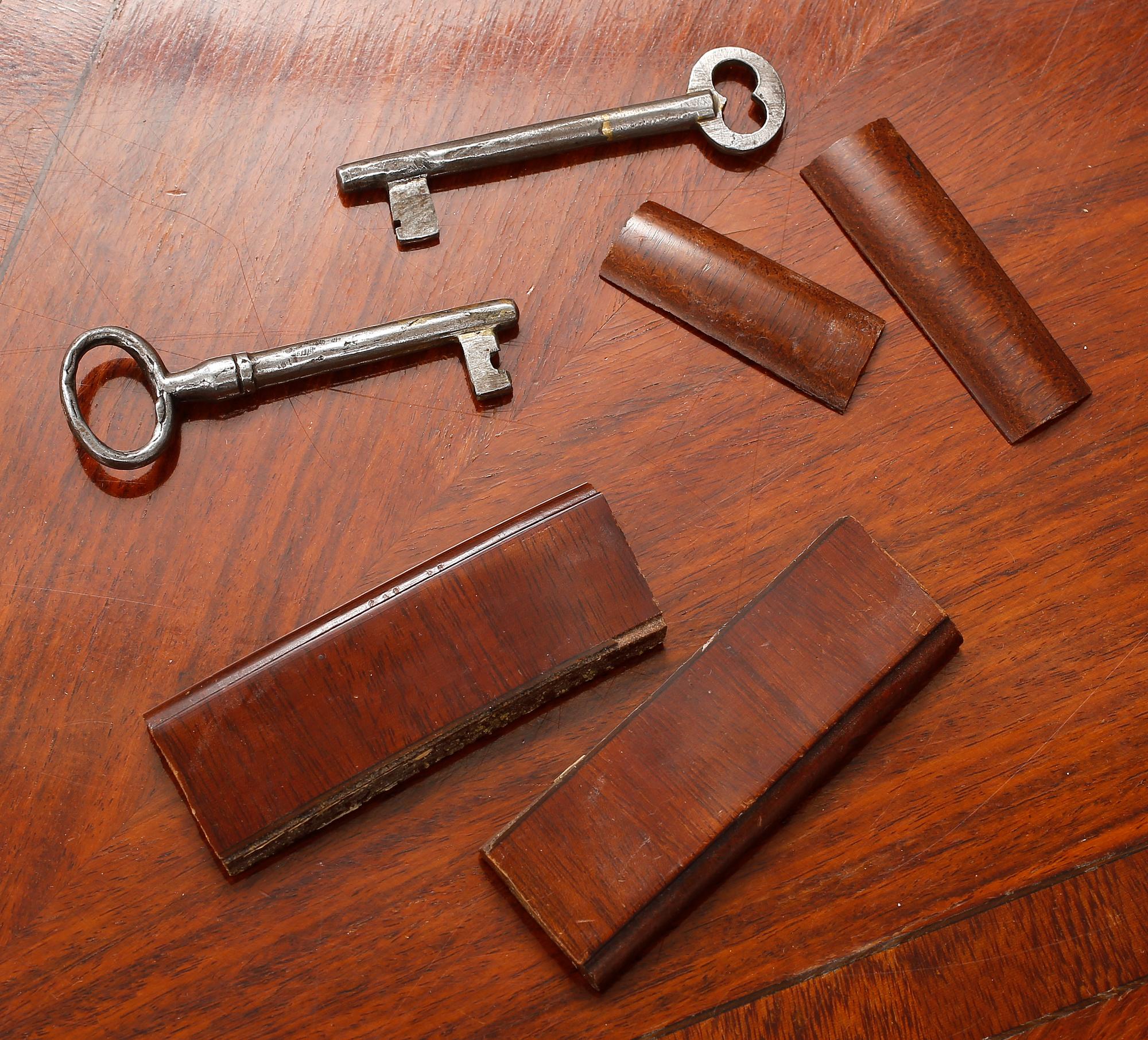 BYRÅ, rokokostil, tidigt 1900-tal.