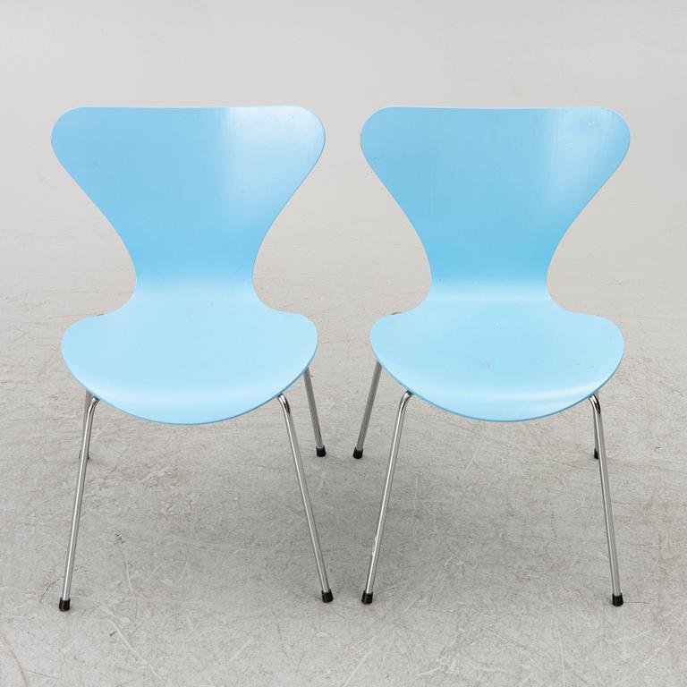 Arne Jacobsen, a pair of 'Seven' chairs, Fritz Hansen, Denmark, 1993.