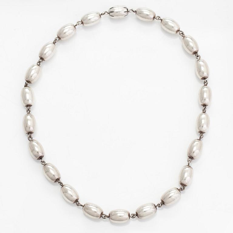 Kalevala Koru, halsband, "Halikon kääty", sterling silver, 1996.