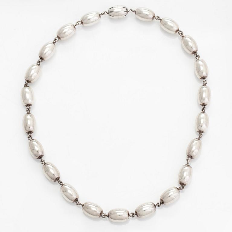 Kalevala Koru, a sterling silver necklace 'Halikon kääty', 1996.