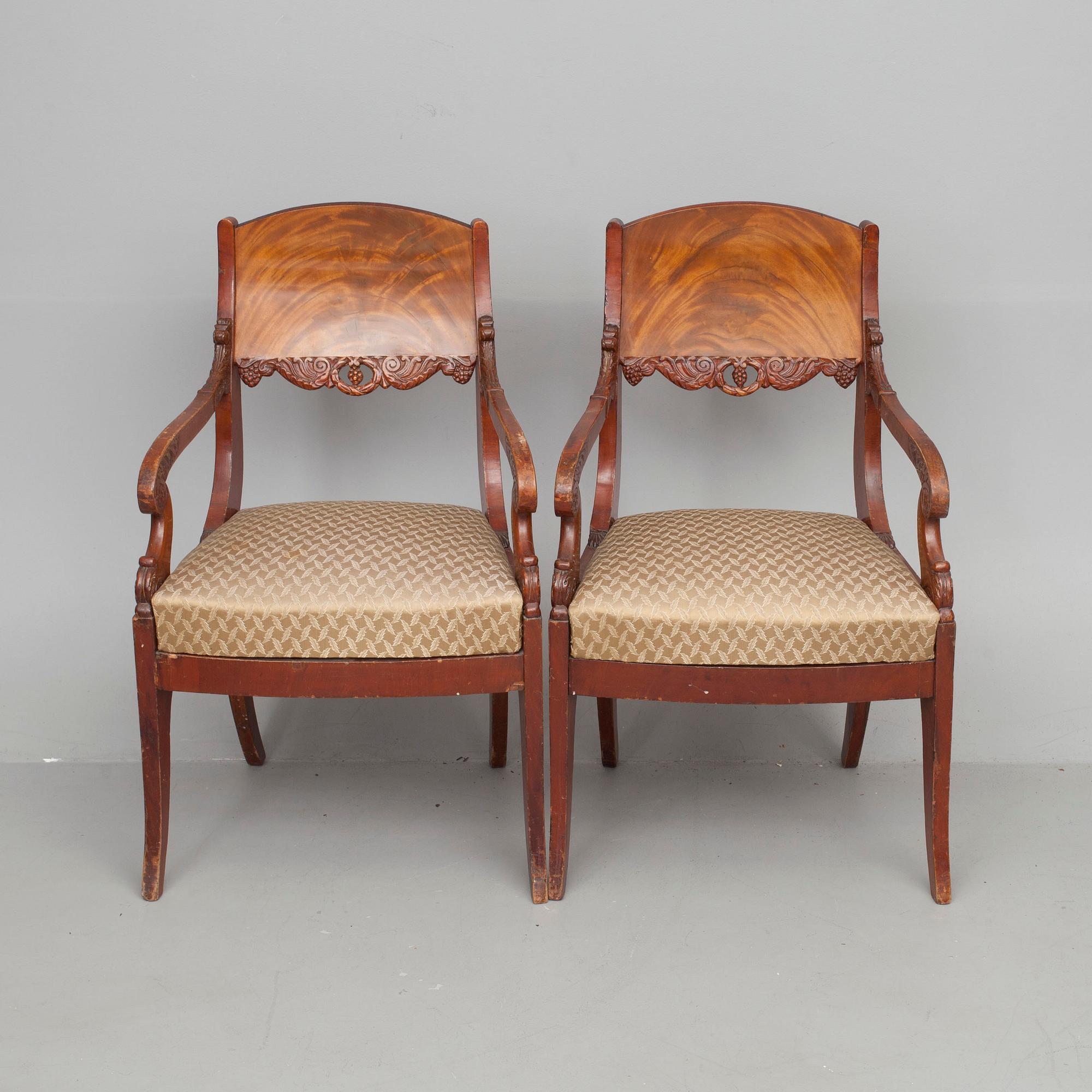 KARMSTOLAR, ett par, Biedermeier, Ryssland 1800-tal.