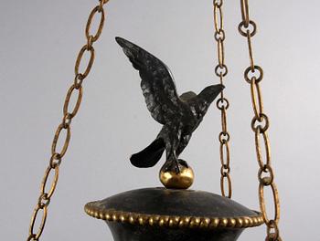TAKKRONA, metall, empirestil, 1800-talets andra hälft. Diam 40, h 41, tot h 63.