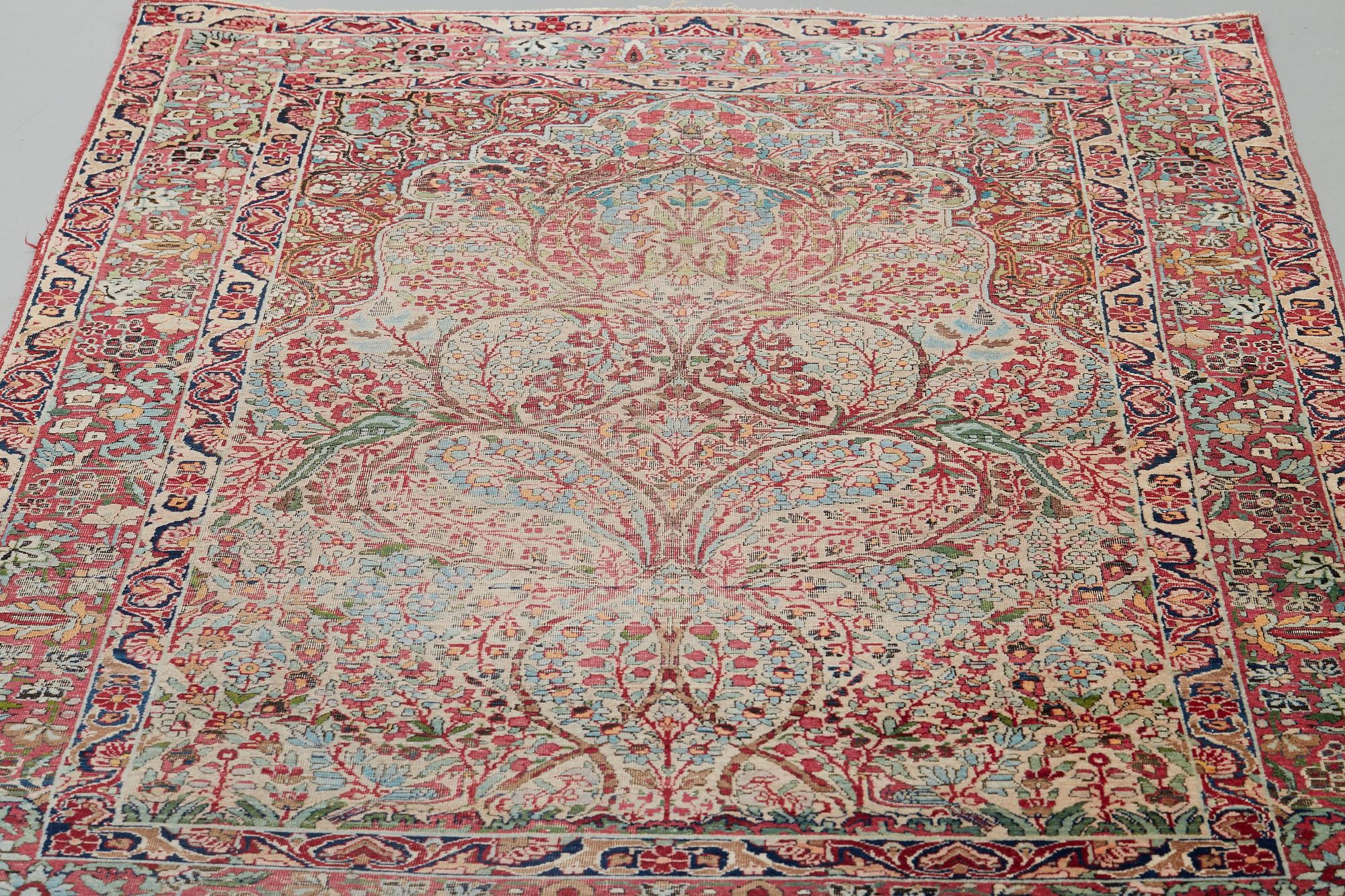MATTO, a semi-antique Kerman Laver, ca 203 x 130,5 cm.