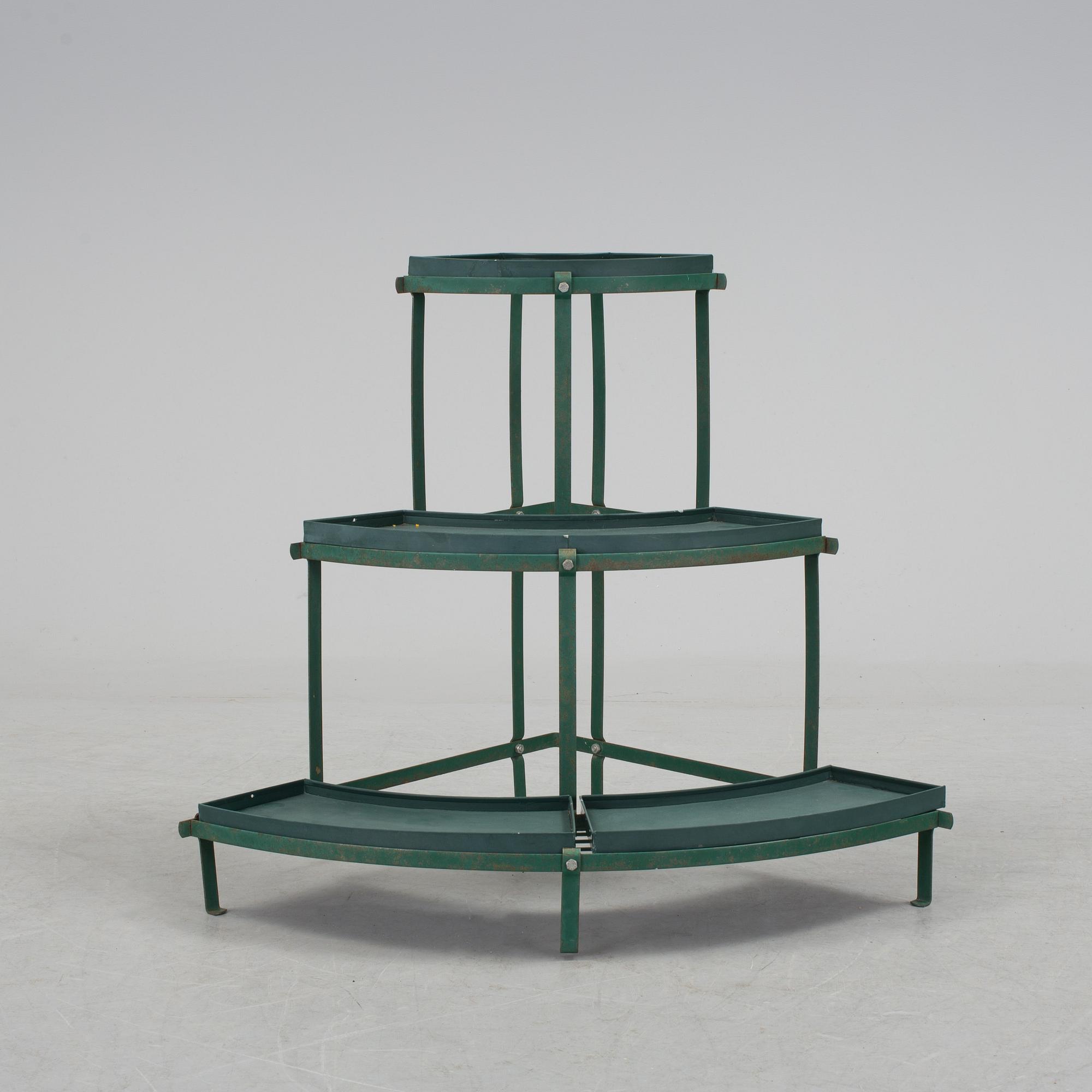 An English Smith and Hawken Plant stand, second half of the 20th century.