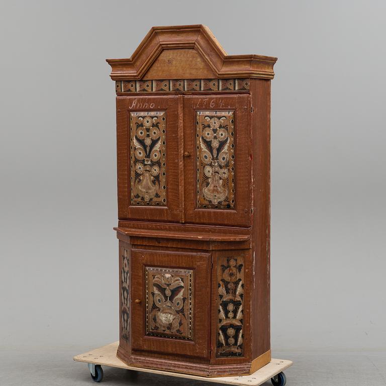 A swedish cupboard, probably Dalarna, early 19th century.