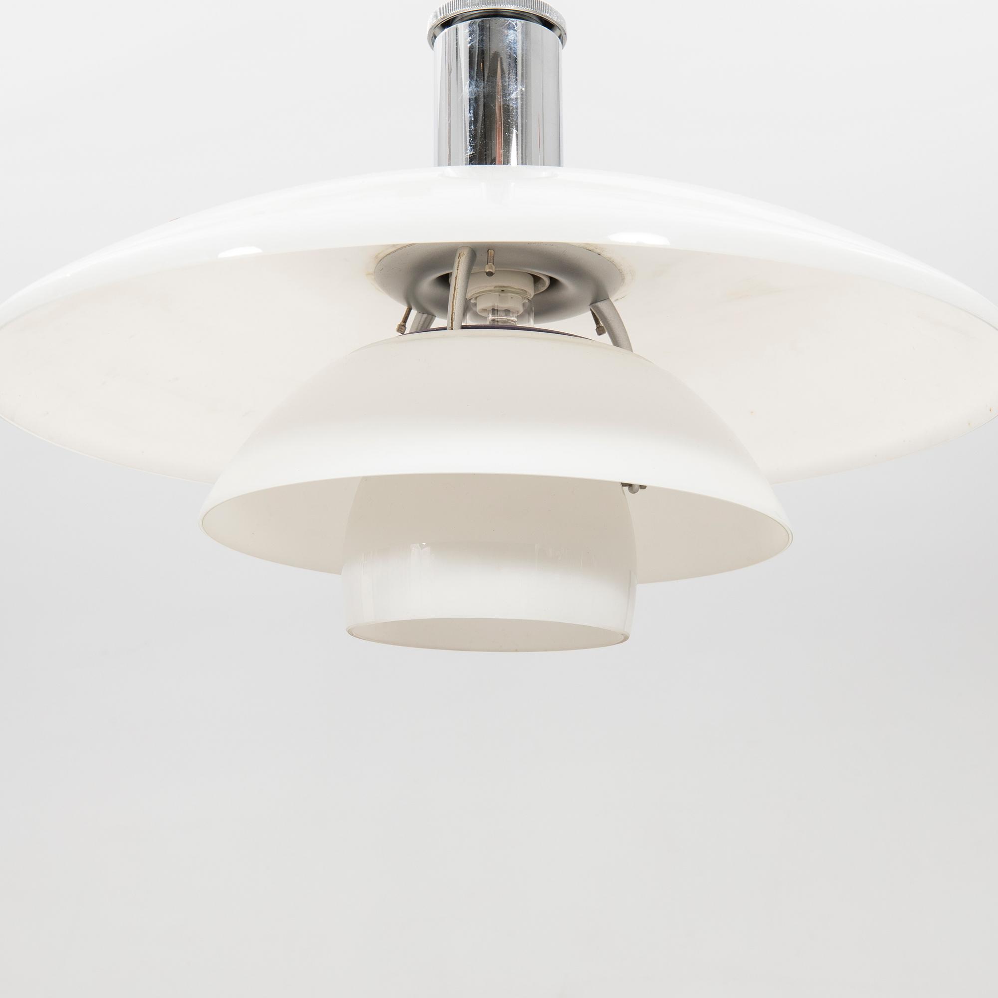 Poul Henningsen, taklampa, "PH-4½-4"", Louis Poulsen, Danmark.