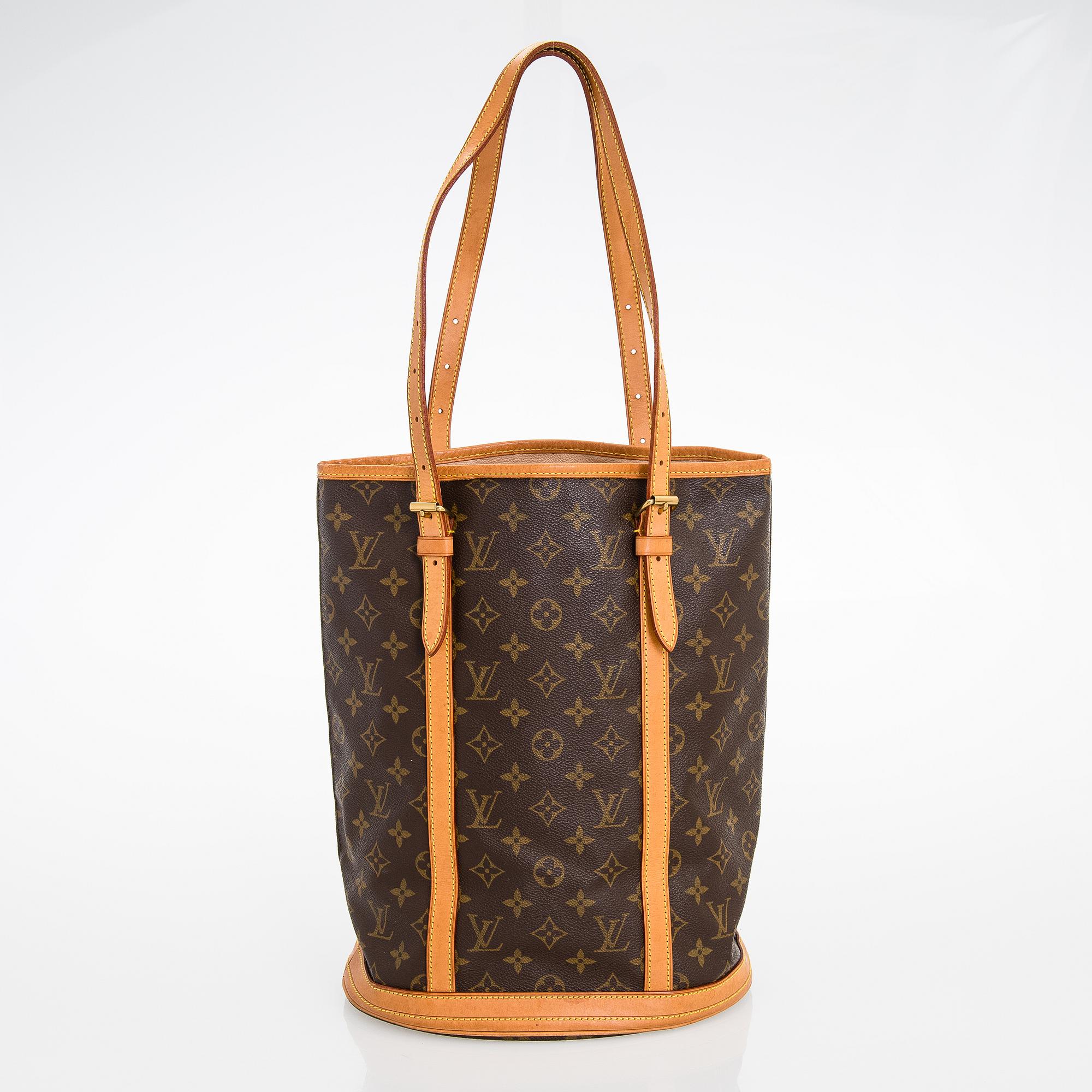 Louis Vuitton, "Bucket" ja pochette, laukku.