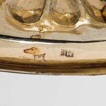 A silver teapot, maker's mark of Matvei Grechushnikov, Moscow 1823.