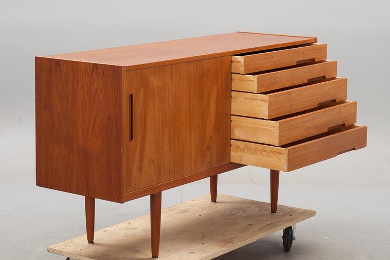 SIDEBOARD, "Lyon",  Nils Jonsson, Troeds.