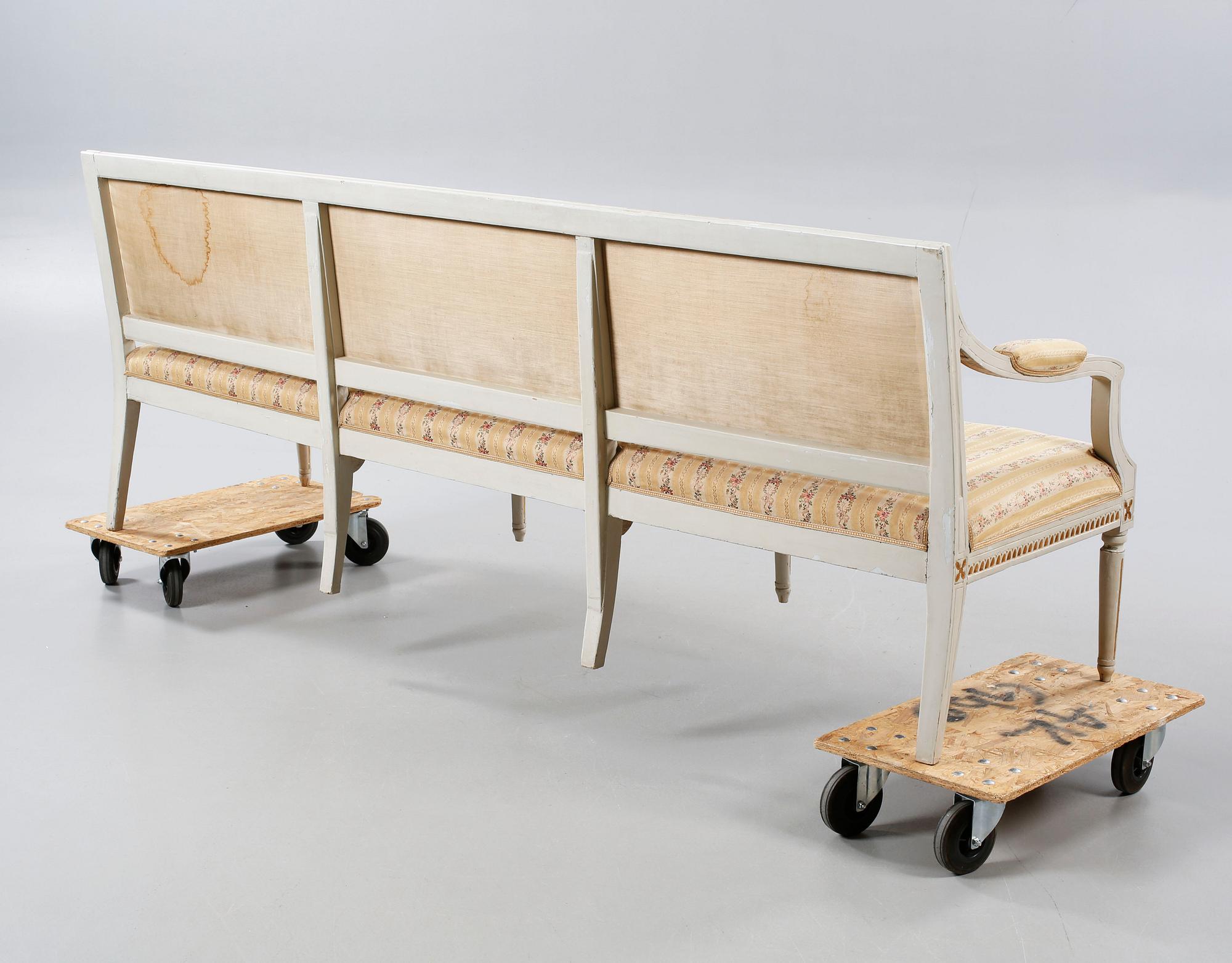 A Late 18th century gustavian sifa.