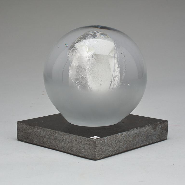 GLASSKULPTUR, Bertil Vallien, signerad o numrerad 7090335 II.