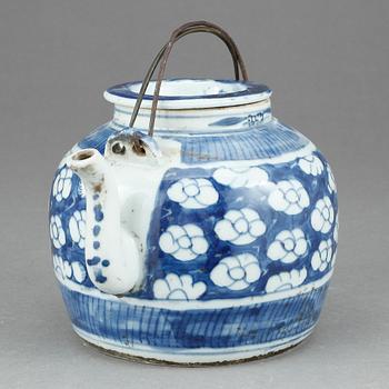 TEKANNA, porslin, Kina, 1800-tal.
