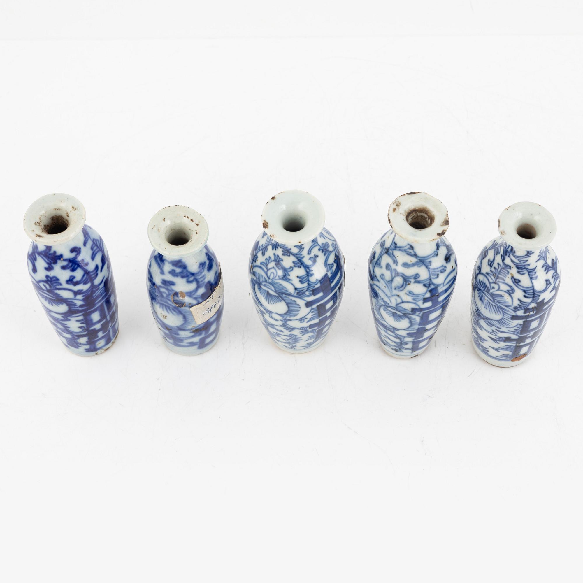 A group of eleven Chinese miniature porcelain vases, late Qing dynasty/around 1900.