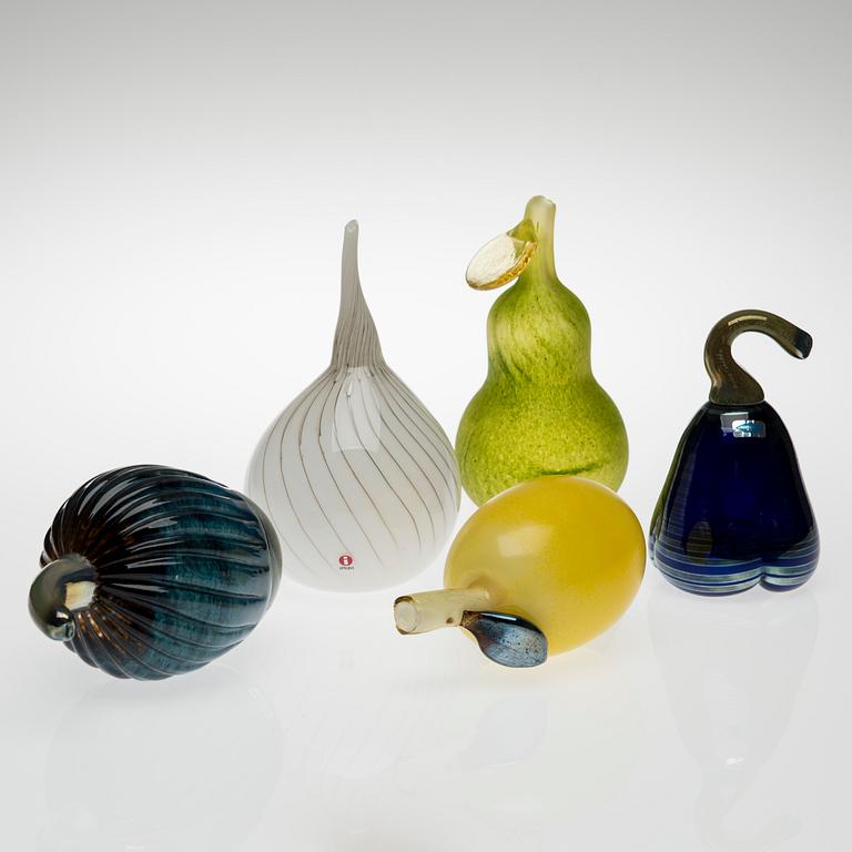 OIVA TOIKKA, GLASS SCULPTURES, 5 PCS. Signed Oiva Toikka, Nuutajärvi Notsjö and numbered.