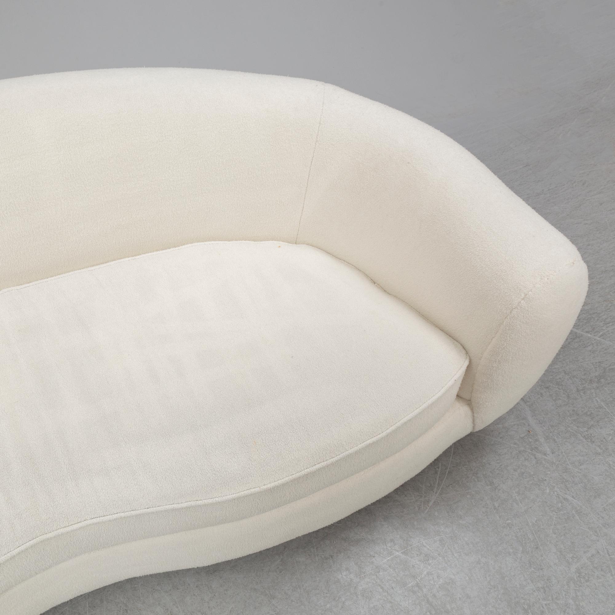 ANDREAS MARTIN-LÖF, a sofa, "Hommage à ´l'Ours Polaire´", for Lyceum, produced in Sweden 2017.