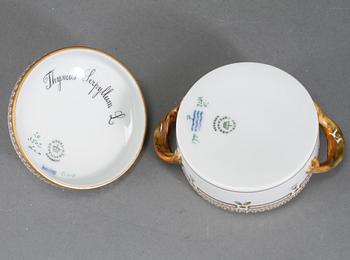 LOCKASK, porslin, "Flora Danica", Royal Copenhagen, omkring 1900-talets mitt.