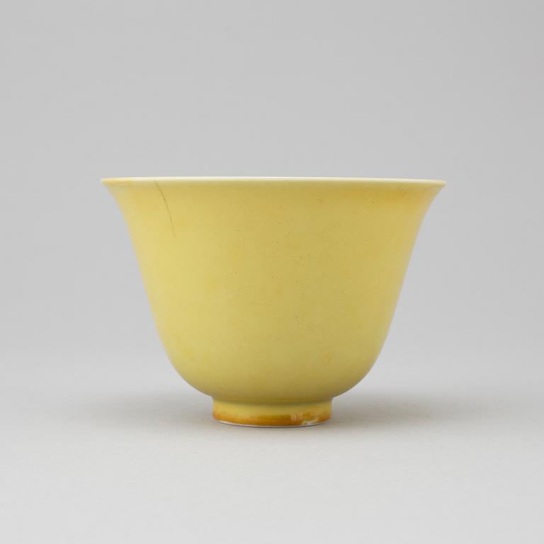 A yellow glazed bowl, Jiajing mark and period (1522-1566).