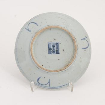 A set of 12 similar Chinese blue and white porcelain small dishes, late Qing dynasty, second half of the 19th Century.